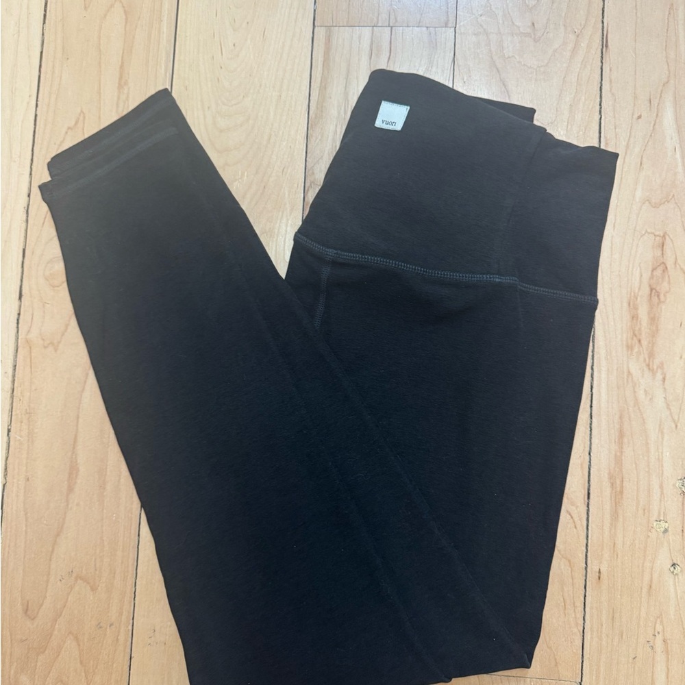 Vuori Black Women's Leggings - Picture 2 of 3